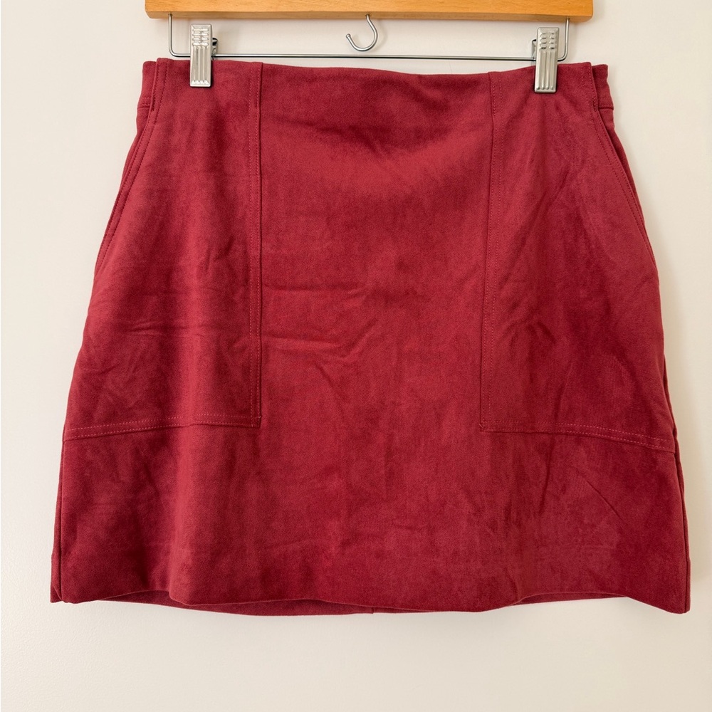Banana Republic Petite 6 Faux Pink Suede Mini Skirt Small Medium. NWT
